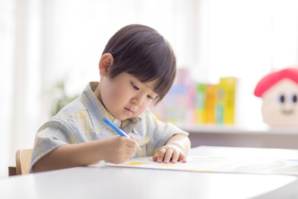 学研男の子イメージ写真